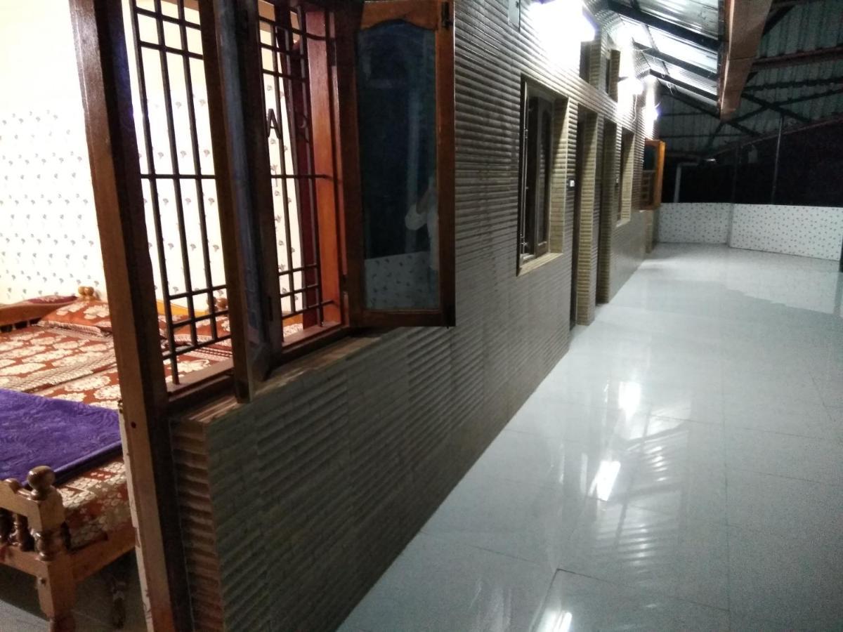 Maniis Homestay Valparai Exterior photo
