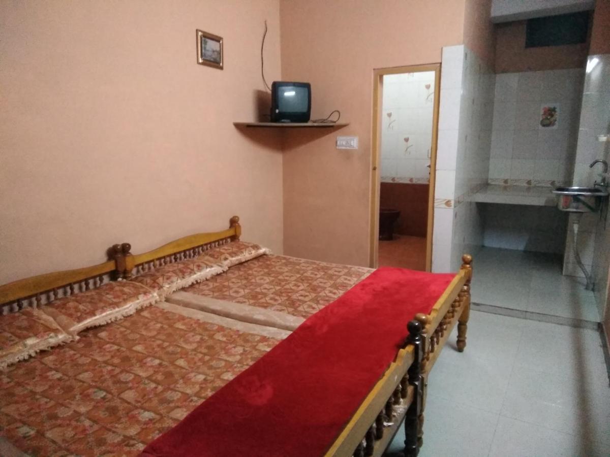 Maniis Homestay Valparai Exterior photo