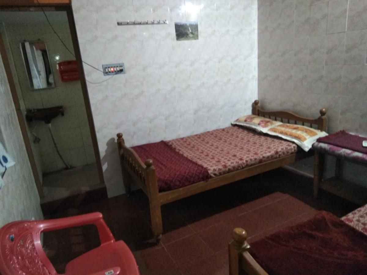 Maniis Homestay Valparai Exterior photo